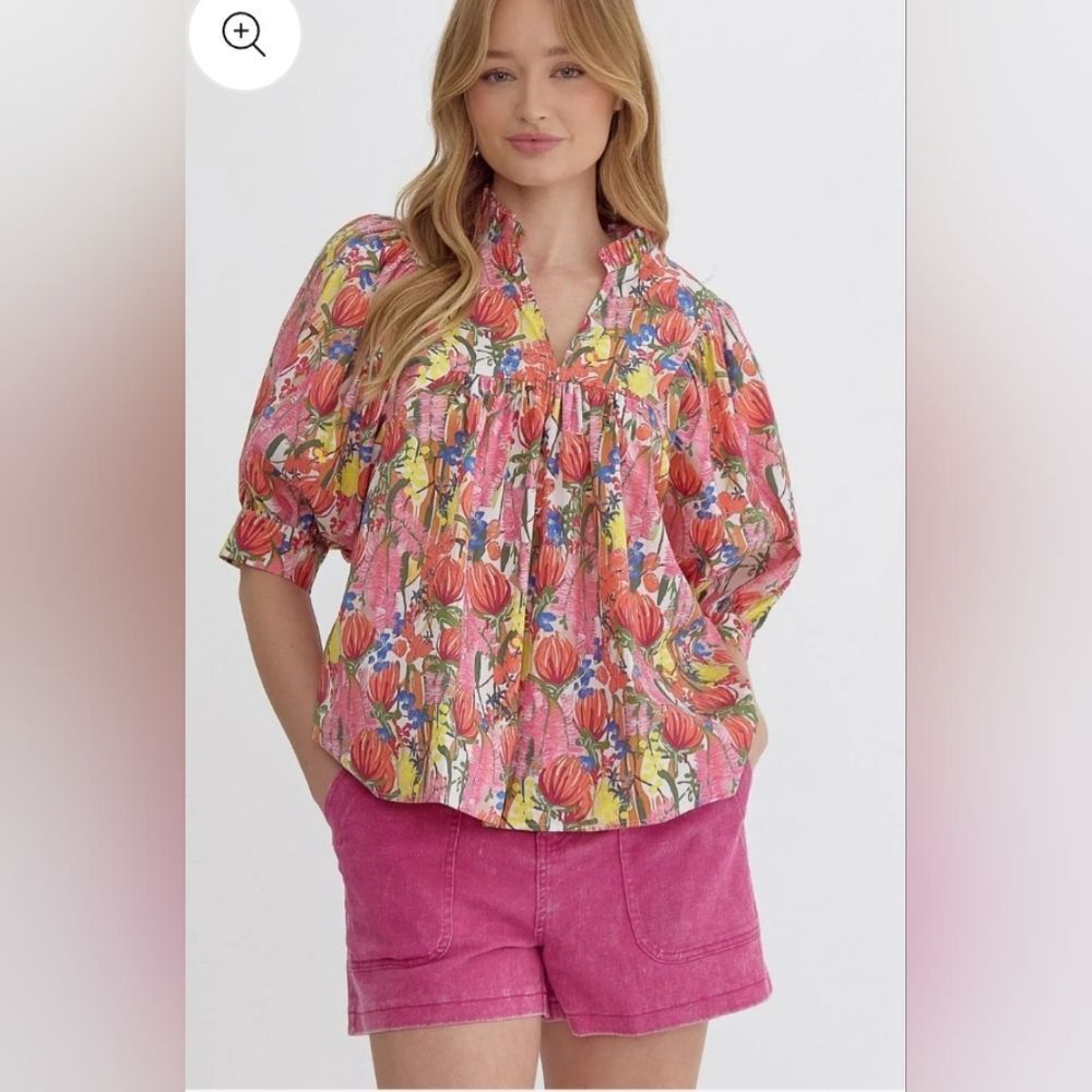 NWOT ENTRO Pink Multi Flower Top SIZE S